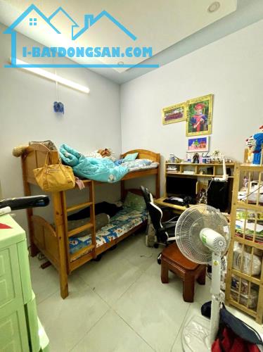 Bán Nhà Lô Góc Hẻm Ô Tô Ngủ Trong Nhà, 2 Tầng 4PN, Gần Gigamall - Giá 6.8 Tỷ (Hiệp Bình - 2