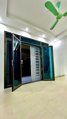 Cho thuê nhà nguyên căn nhà mới 4 tầng - số 39 ngõ 175/5 Định Công. - 2