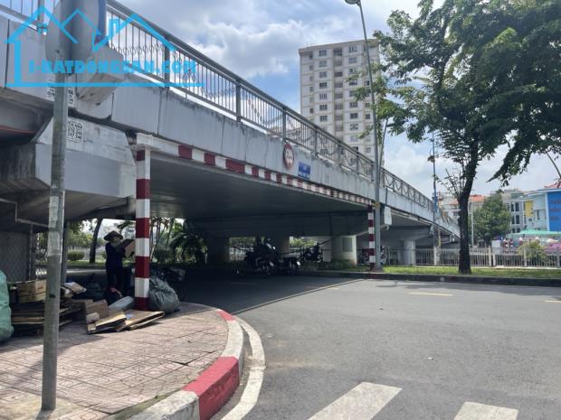MT kinh doanh Trần Nguyên Đán, Quận 1.👉 nhà cũ phù hợp cải tạo, xây mới. 45M2👉 13,5 Tỷ - 4