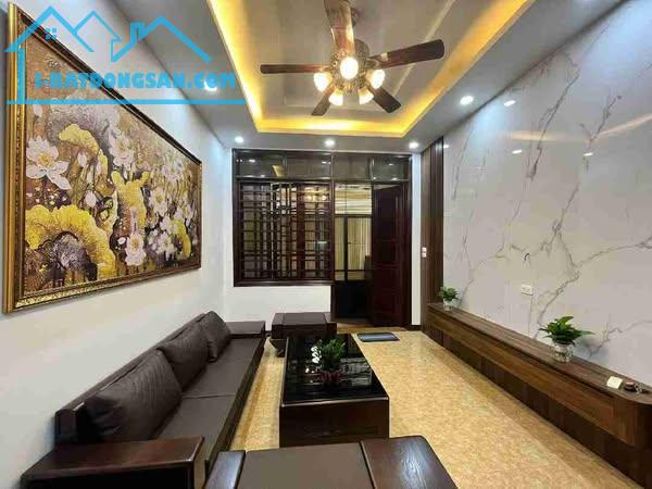GẤP CHỦ CẦN BÁN CĂN NHÀ LẠC LONG QUÂN TÂY HỒ NGÕ Ô TÔ GẦN PHỐ GẦN HỒ TÂY