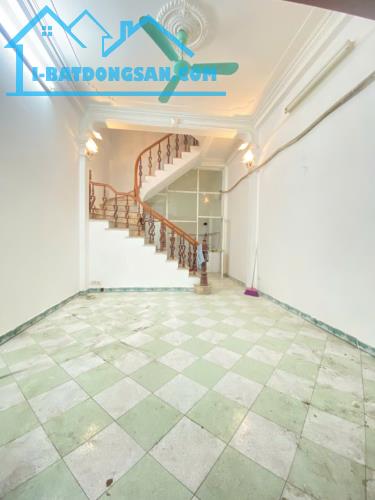 Cho thuê nhà ngõ 151 Nguyễn Đức Cảnh, 3 tầng x 40m2, KD nhỏ, Spa, Nail mi, 12 Triệu (có - 1