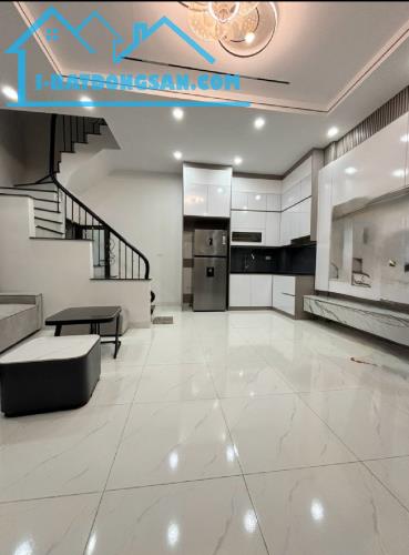 BÁN NHÀ PHỐ MINH KHAI – 41m2 x 5 TẦNG – CHỈ 8 TỶ