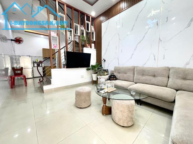 Bán gấp nhà  Hoàng Quý, Hồ Nam, Lê Chân, HP. 2,05 tỷ, 34m2, 2 tầng. - 2