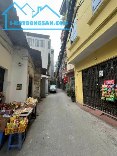 Bán nhà Nguyễn Khang 82m2 - 2 Tầng - Hơn 8 tỷ