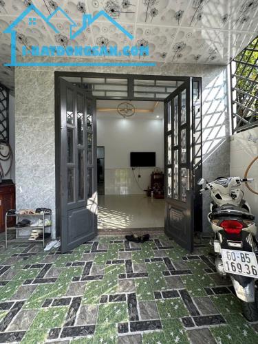 Bán nhà đẹp, sổ riêng gần KDC Tân Phong, đường 6m thông chỉ 2tỷ350