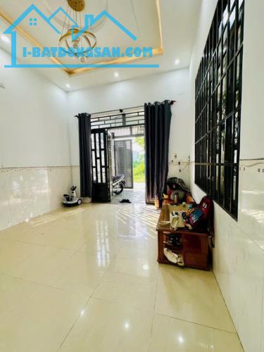 Bán nhà đẹp, sổ riêng gần KDC Tân Phong, đường 6m thông chỉ 2tỷ350 - 1