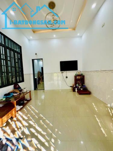 Bán nhà đẹp, sổ riêng gần KDC Tân Phong, đường 6m thông chỉ 2tỷ350 - 2