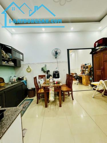 Bán nhà đẹp, sổ riêng gần KDC Tân Phong, đường 6m thông chỉ 2tỷ350 - 3