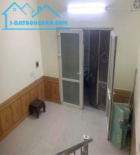 Cho thuê nhà riêng tại Ngõ Văn Hương. Thích hợp cho hộ gia đình - 1