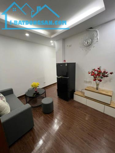 Bán CCMN LẠC LONG QUÂN: 50M, 2PN, NHÀ ĐẸP, VỊ TRÍ ĐẸP