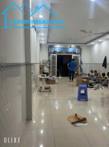 Bán nhà 1 Trệt 2 Lầu Trung Tâm Dĩ An 104m2,đường xe hơi,gần trường Câp 3 Dĩ An - 4