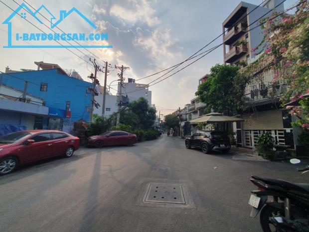 Mặt tiền đường số 9 P.9 GV - 8 tầng 96m2 - Full nội thất , thang máy - 5