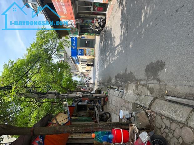 Chỉ tầm 4tỷ có căn nhà 3 tầng mặt phố ở đống đa