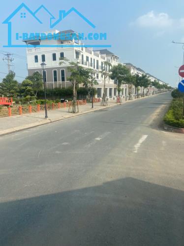 Thanh lý nền đất thổ 158m2 ngay Vinhomes Hậu Nghĩa - 1