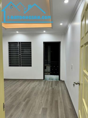 Bán Gấp Nhà Ô tô Đỗ Cửa Trần Thái Tông - Cầu Giấy- 40m2- 5 tầng – Giá chỉ 12.2tỷ. - 3