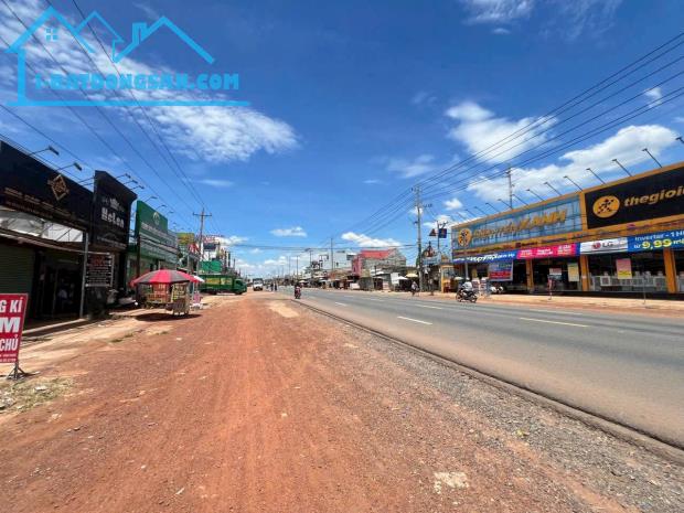 CẦN SANG NHANH 1015M2 ĐẤT Ở THỊ XÃ NGAY CHỢ ĐI VÀO 500M DÂN ĐÔNG Ở LIỀN ĐƯỢC. GIÁ 190 TRIỆ - 2