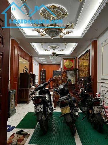Có nhà cần bán ở Xuân Đỉnh - Bắc Từ Liêm 45m2 5 tầng giá chỉ hơn 11 tỷ