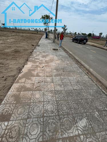 CẦN TIỀN BÁN GẤP 100M2 ĐẤT ĐẤU GIÁ VUÔNG SẴN SỔ Ở TIỀN HẢI