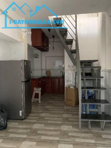BÁN NHÀ SÁT MẶT TIỀN PHẠM VĂN ĐỒNG, CÓ NHIỀU TIỆN ÍCH XUNG QUANH ,GIÁ QUÁ RẺ ĐỂ ĐẦU TƯ GIỮ - 1