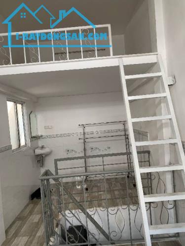 BÁN NHÀ SÁT MẶT TIỀN PHẠM VĂN ĐỒNG, CÓ NHIỀU TIỆN ÍCH XUNG QUANH ,GIÁ QUÁ RẺ ĐỂ ĐẦU TƯ GIỮ - 5