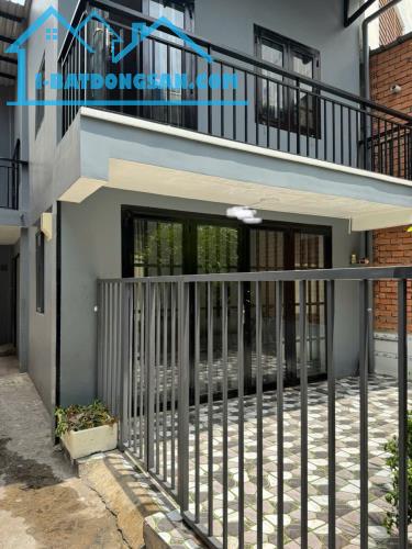 Bán gấp nhà 2 mặt hẻm Ông Ích Khiêm P.5 Quận 11 - 1