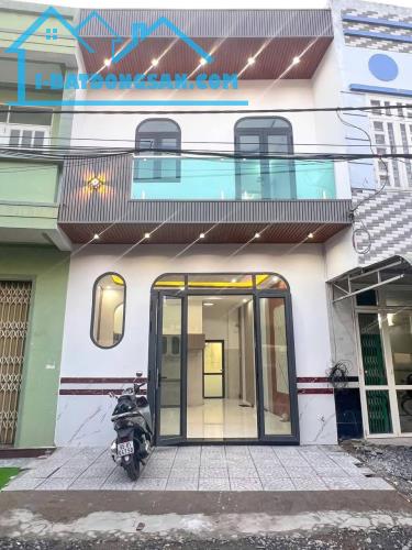 🔥Chỉ 3tỷ 780 - BÁN NHÀ 2 TẦNG, 2 MẶT TIỀN MỚI ĐẸP, MẶT TIỀN ĐƯỜNG TRẦN HOÀNG NA
