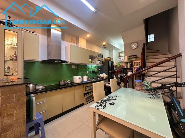BÁN NHÀ NGUYỄN ĐÌNH CHIỂU - QUẬN 3 - HẺM Ô TÔ - DT:40M2 - 4 TẦNG, 4PN - CHỈ 8,7 TỶ - 2