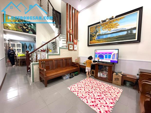 PHÂN LÔ QUÂN ĐỘI KIM GIANG VÀNH ĐAI 3 GIÁ 8.7 TỶ 46M Ô TÔ ĐỖ CỬA HAI MẶT THOÁNG