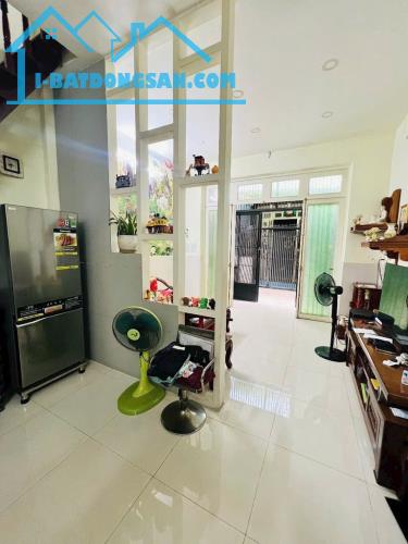 Bán nhà HXH Lê Thiệt, Hòa Thạnh, trung tâm Tân Phú, 36m² - 4.2x9 - 2 tầng, chỉ hơn 4 tỷ - 1
