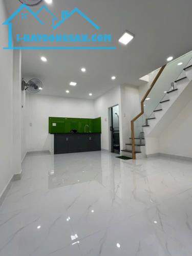 NGUYỄN THÁI SƠN SÁT EMART, GẦN ĐH VĂN LANG - DTSD 50M2 - 1T1L 2PN NHÀ MƠI Ở NGAY - Chỉ 2.X - 2