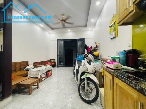 Nhà Mới Đẹp - Ở Ngay - Lô Góc - Ba Gác Đỗ Cửa - Thịnh Quang - DĐa- Dt: 34m2/5tầng/4,2mMT*n - 1