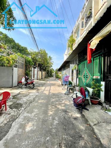 Bán Nhà Ngay Trường Nguyễn Văn Thệ 1 trệt 2 lầu 4PN-Đường 6m- DT 3,2x14m tặng full nội - 1