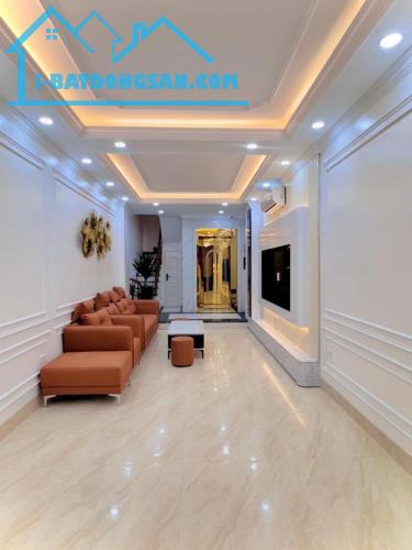 Bán nhà phố Yên Lạc, Hai bà Trưng 41m, 5 tầng. Giá: 14.8 tỷ. LH: 0937158386