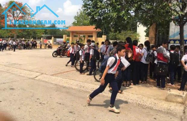 CẦN BÁN 540M2 ĐẤT SẴN THỔ CƯ NẰM GẦN TRỤC QUỐC LỘ LỚN CÓ CHỢ, TRƯỜNG DÂN ĐÔNG. GIÁ 198TR - 1