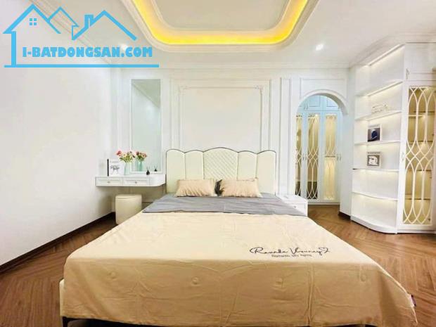 CUNG ĐIỆN BA ĐÌNH - HOÀNG HOA THÁM - NGÕ NÔNG GẦN PHỐ - NHÀ ĐẸP NĂM TẦNG - NỘI THẤT SANG X - 1