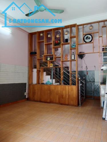 "Bán nhà phố Bạch Mai, Hai Bà Trưng 30m, 5 tầng. Giá: 7.2 tỷ. LH: 0937158386