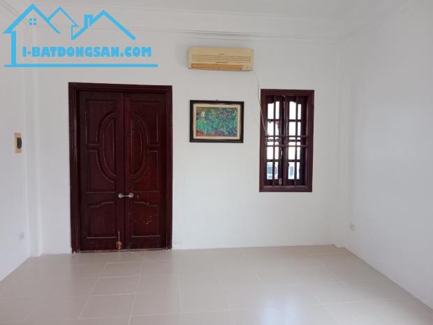 "Bán nhà phố Bạch Mai, Hai Bà Trưng 30m, 5 tầng. Giá: 7.2 tỷ. LH: 0937158386 - 2