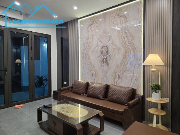 💥B.án nhà TÔN ĐỨC THẮNG 👉 ĐỐNG ĐA, 51m2 - Mặt tiền rộng 👉 10 tỷ 👉 NỘI THẤT lung linh - 1