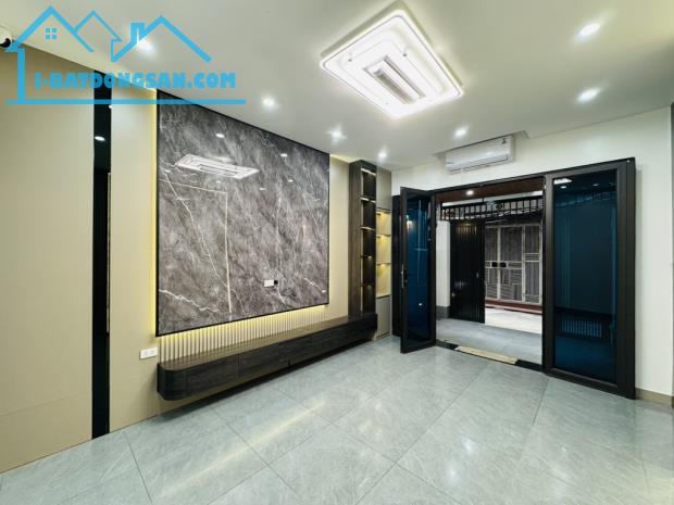 💥B.án nhà TÔN ĐỨC THẮNG 👉 ĐỐNG ĐA, 51m2 - Mặt tiền rộng 👉 10 tỷ 👉 NỘI THẤT lung linh - 2