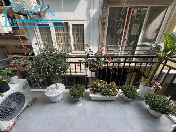 💥B.án nhà TÔN ĐỨC THẮNG 👉 ĐỐNG ĐA, 51m2 - Mặt tiền rộng 👉 10 tỷ 👉 NỘI THẤT lung linh - 5