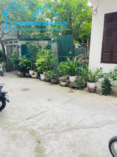 BÁN LÔ ĐẤT HIẾM NGUYỄN VĂN CỪ LONG BIÊN 45M2 2 MẶT NGÕ, Ô TÔ VÀO CẠNH NHÀ 6.X TỶ