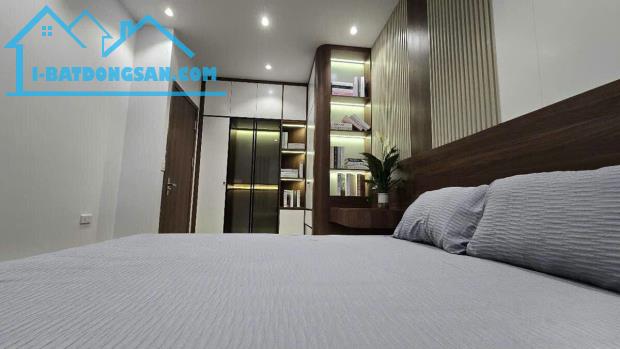 Đống Đa Mặt tiền 4.5M - 5 tầng Thang máy - Full nội thất - Ô tô đỗ cửa. - 2
