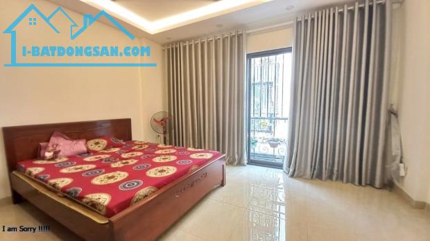 Bán nhà Lê Duẩn - Hoàn Kiếm: Mặt phố, kinh doanh, vỉa hè 3m, ô tô tránh, 7 chỗ vào nhà.