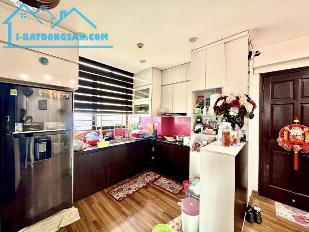 (LÔ GÓC) Bán chung cư B11C Nam Trung Yên 60m 2PN nhỉnh 4 tỷ slot oto siêu thoáng trung tâm - 1