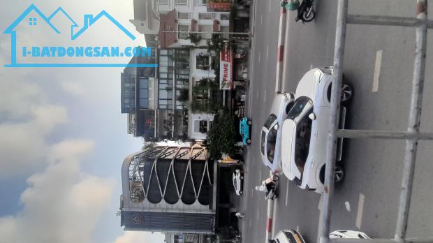 Bán Nhà Mặt Phố Quận Tây Hồ 205m4T MT8,5m 2 THOÁNG 60 Tỷ Âu Cơ.