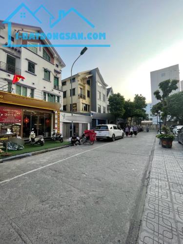 Bán biệt thự tại đường Tố Hữu 155m2, 4 tầng, mt 7m, 3 mặt thoáng, chỉ 32 tỷ. - 2
