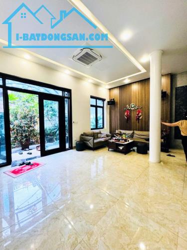 NGỌC THỤY HIẾM - NGÕ THÔNG 4 THOÁNG - GARA Ô TÔ - BT SÂN VƯỜN DT200m- MT12m-25T