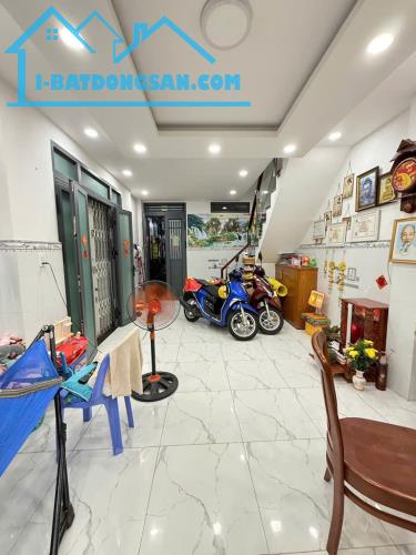 CHỈ 5 TỶ LÀ  CÓ NGAY NHÀ TÂN PHÚ – 3 TẦNG MỚI Ở NGAY - GẦN NGAY CHỢ, BIG C - KHU DÂN TRÍ - 2