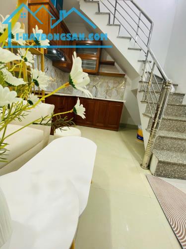 BÁN CĂN NHÀ NGAY TRUNG TÂM ĐÔNG ĐA 4.35 TỶ-OTO ĐỖ CỔNG-NHÀ ĐẸP Ở LUÔN - 1