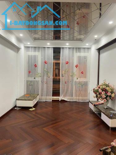 PHÂN LÔ VŨ HỮU - Ô TÔ TRÁNH - 3 THOÁNG DT 54m2 5 tầng MT 4.1m Giá 18.3 tỷ - 2